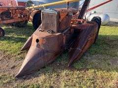 1937 Allis Chalmers WC with Model 33 Picker
