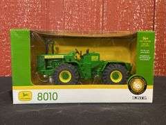 1/32 John Deere 8010 2018 NFTM NIB Ertl