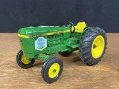 (2) 1/16 John Deere 2040 + 2640 Ertl