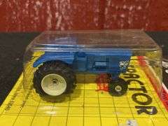 (3) 1/64 Kinze 5020 Repower + Grain Carts