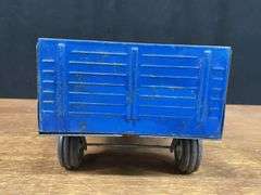 (2) 1/12 Ford 8600 + Wagon Ertl