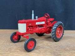 (2) 1/16 Farmall 350 + IH I-D9 Ertl