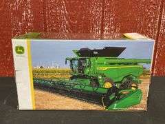1/64 John Deere X9 1100 Combine Prestige NIB Ertl