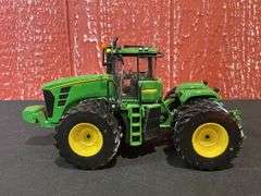 (3) 1/32 John Deere Tractors Ertl