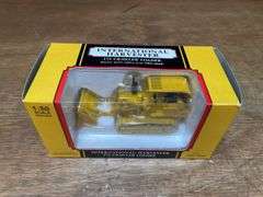 1/50 IH 175 Crawler Loader NIB 1st Gear