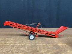(2) 1/16 Tru Scale Elevator + Wagon Carter