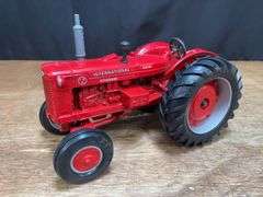 1/16 IH I-D9 1993 Farm Show NIB Ertl