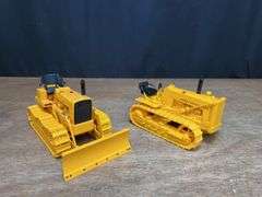 (2) 1/16 John Deere 1010 + 430 Crawlers Ertl