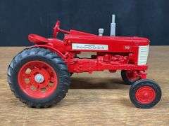 (2) 1/16 Farmall 350 + IH I-D9 Ertl
