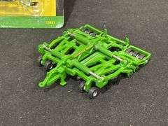 (3) 1/64 John Deere