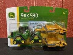1/64 John Deere 9RX 590 + Scrapers Set NIB Ertl