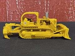 (2) 1/50 IH TD15 + TD25 Crawlers SC