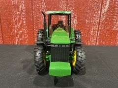 1/16 John Deere 8310 1999 Farm Show NIB Ertl