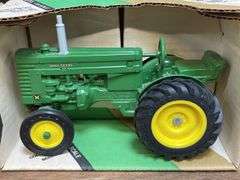 (2) 1/16 John Deere M + Wagon NIB Ertl
