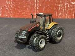 1/64 Case-IH Magnum 380 2014 Farm Show Chase NIB Ertl