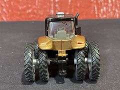 1/64 Case-IH Magnum 380 2014 Farm Show Chase NIB Ertl