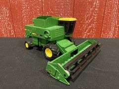 1/24 John Deere Titan Combine Ertl