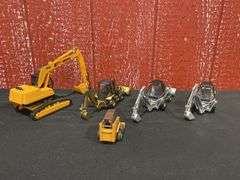 (5) 1/35 Case Industrial