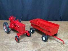 1/16 Farmall Super M-TA + Wagon 1996 Wisconsin NIB Ertl