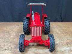 1/16 Farmall 806 2006 Red Power Round Up NIB SM