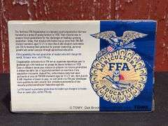 1/64 New Holland Genesis T8.435 FFA NIB Ertl