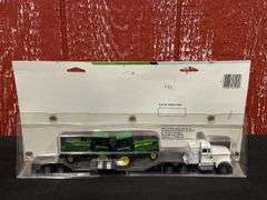1/64 John Deere Semi w/Tractors NIB Ertl
