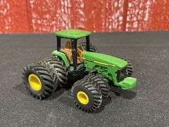 1/64 John Deere 8400 Customized