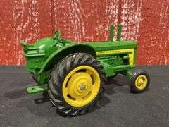 1/16 John Deere 820 Trumm