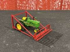 1/64 John Deere 3010 w/Farmhand Loader Custom