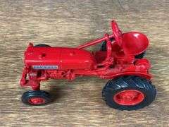 (2) 1/16 IH 140 + Farmall Cub Ertl