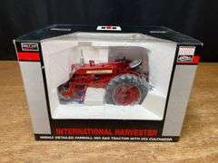 1/16 Farmall 350 w/Cultivator NIB SC