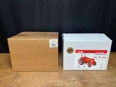 1/16 Farmall 806 2006 Red Power Round Up NIB SM