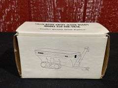 1/64 Kinze 840 Grain Cart NIB Gottman