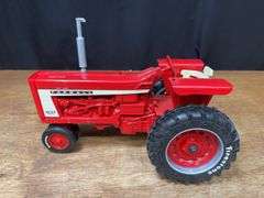 1/16 Farmall 706 Firestone NIB Ertl