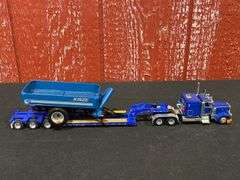 1/64 Kinze Semi w/Grain Cart