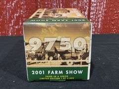 1/64 John Deere 9750 Combine 2001 Farm Show NIB Ertl