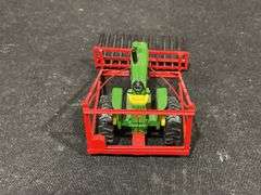 1/64 John Deere 3010 w/Farmhand Loader Custom