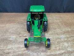 1/16 John Deere 4230 2004 Wisconsin NIB Ertl