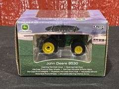 1/64 John Deere 8530 Authentics NIB Ertl