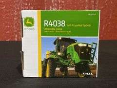 1/64 John Deere R4038 Sprayer 2019 Farm Show NIB Ertl