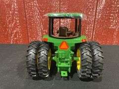 1/16 John Deere 8310 1999 Farm Show NIB Ertl