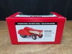 1/16 IH 460 Grove Collector NIB Ertl