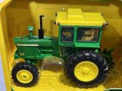 (2) 1/32 John Deere 4020 NIB Ertl