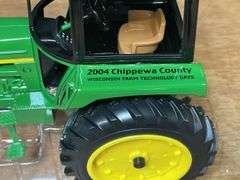 1/16 John Deere 4230 2004 Wisconsin NIB Ertl