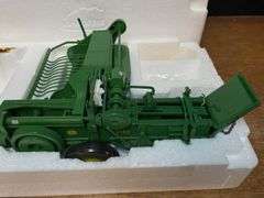 1/16 John Deere 214-T Baler Precision NIB Ertl