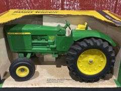 1/16 John Deere 5020 NIB Ertl