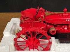 1/12 Farmall H NIB Franklin Mint