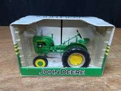 1/16 John Deere LA NIB SC