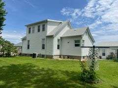 826 W England Taylorville, IL