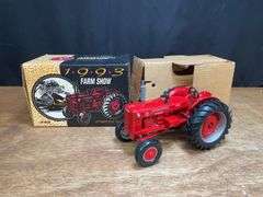 1/16 IH I-D9 1993 Farm Show NIB Ertl
